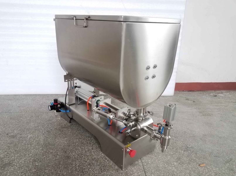 ミキサーU型ホッパーと液体パスタの詰め機