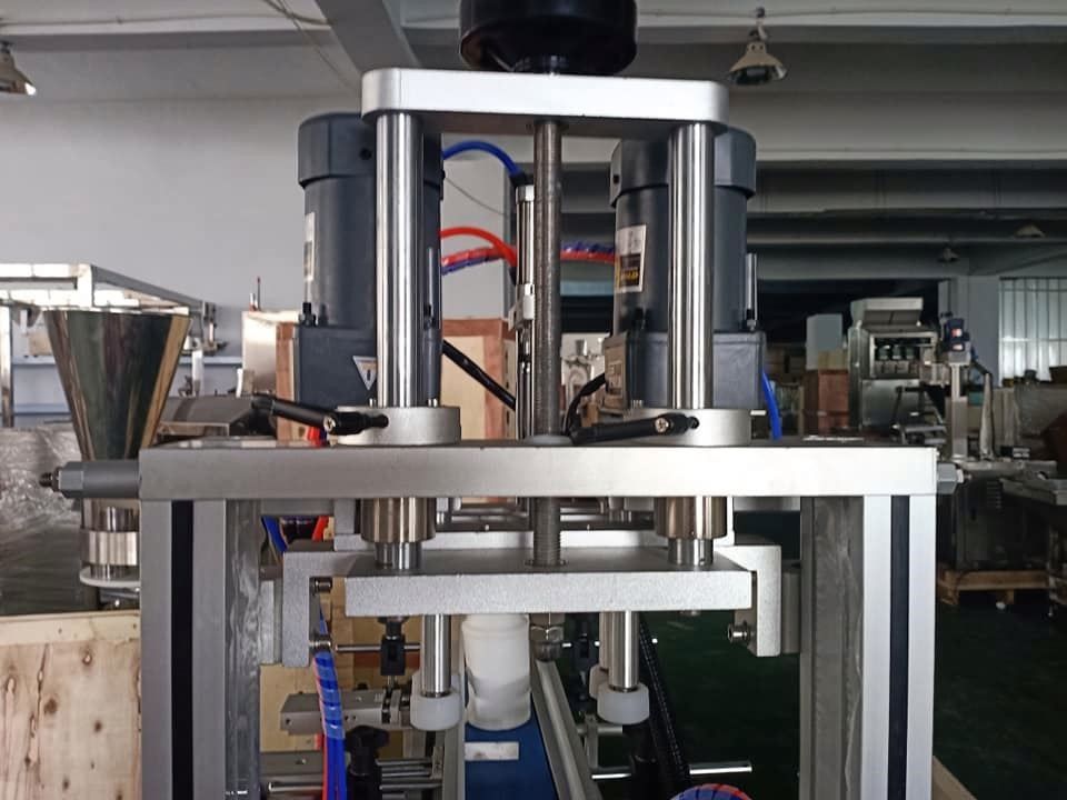 ステンレス鋼の半自動ボトル蓋機 デスクトップタイプ
