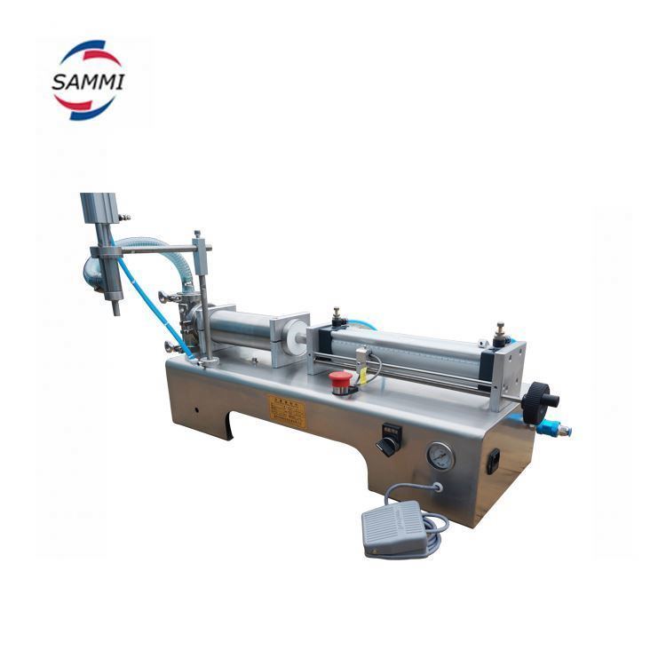 新型気圧式液体および化学物料の詰め機 半自動ピストン 水油飲料用体積計詰め機 使用状態