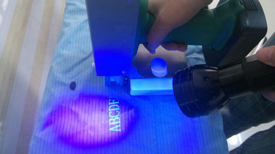 高効率インクジェットフラットベッドプリンター、有効期限印字機ハンドヘルドインクジェットプリンターAU-260