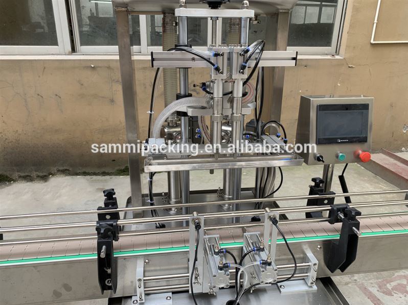 4ノズル 自動 直線 高速ピストン型 インラインオーバーフロー 1-5L ワイン液体 ボトル水 充填機